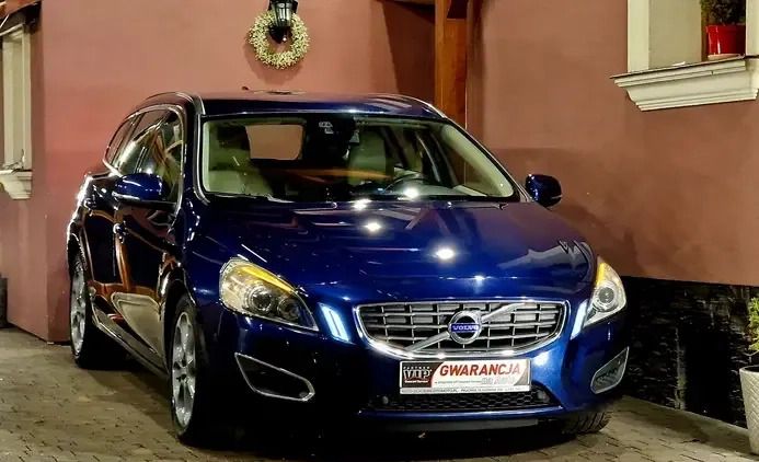 Volvo V60 cena 34999 przebieg: 220000, rok produkcji 2012 z Sokółka małe 562